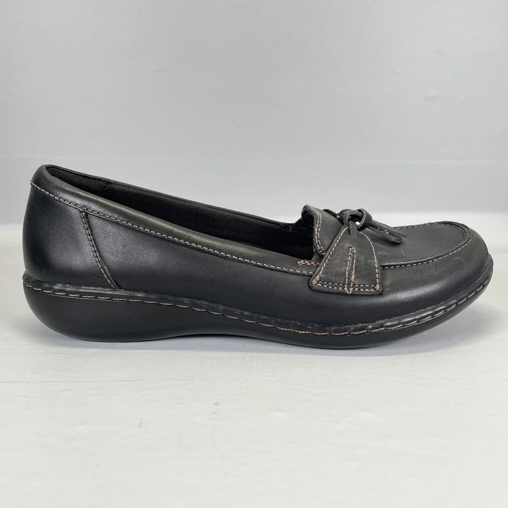 Clarks Ashland Bubble Loafers Womens Size 8.5 Black Leather Slip On Casual Shoes